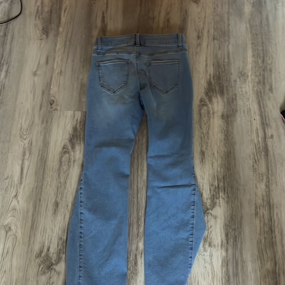 Cute blue jeans no rips - Picture 2 of 2